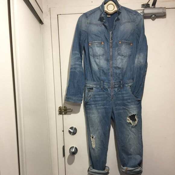 GUESS JEANS DISTRESSED OVERALLS SIZE 2 - Picture 4 of 12